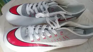 Nike Size 42 Boot