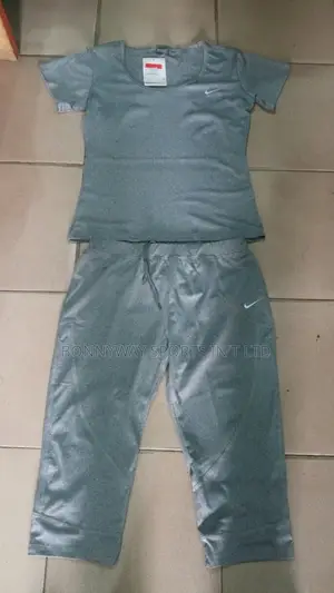 Size L,Grey Colour Nike Gym Wear