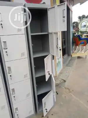 5 Doors Workers Lockers