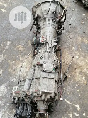 Toyota 4runnr Gear Box. 5 Pin 4wheel Call or Whatsapp