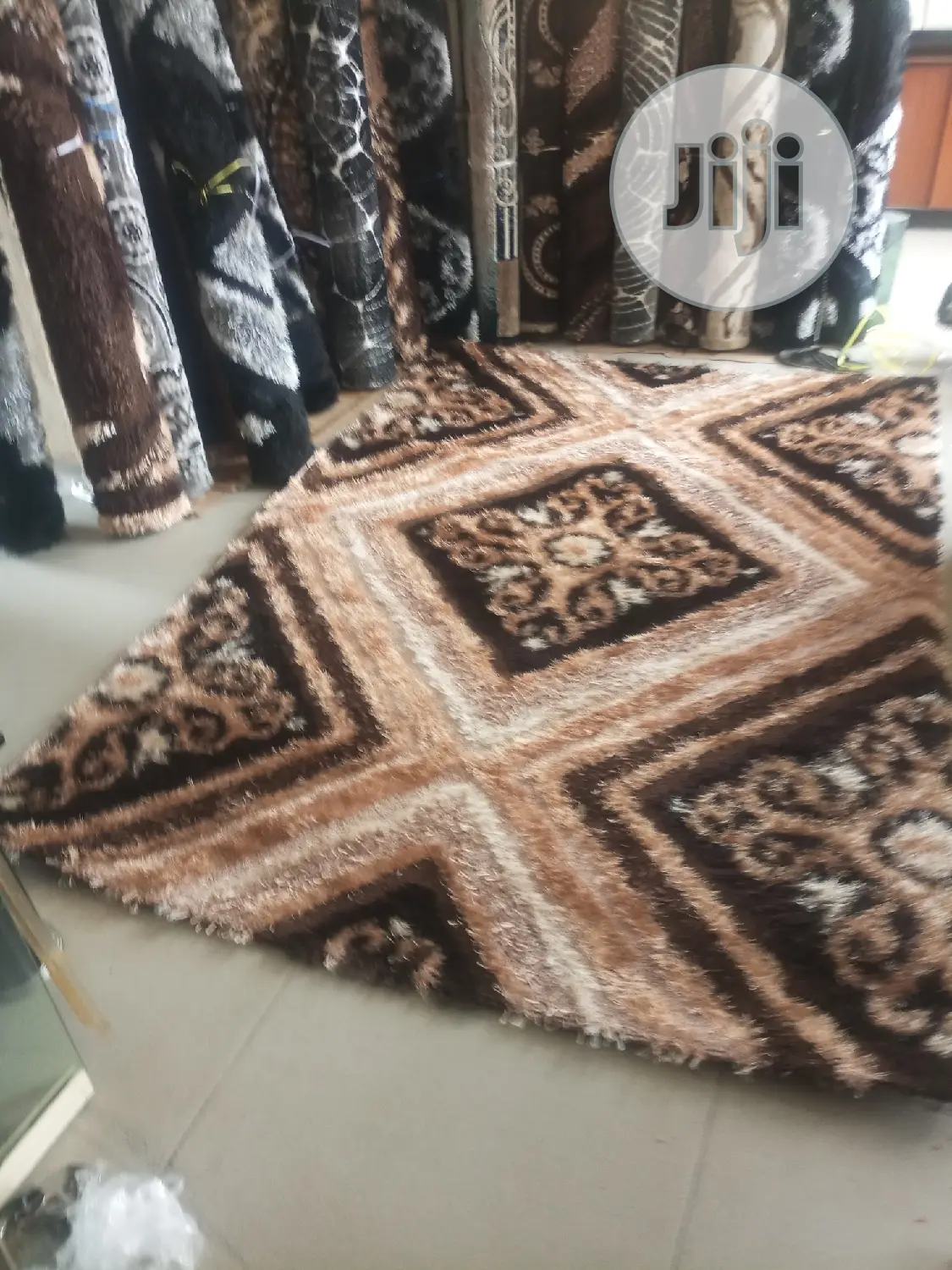 Rug (5/7).