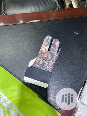New Snooker Gloves