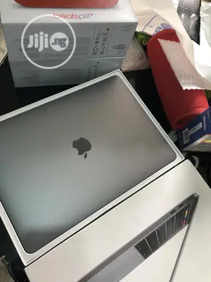Laptop Apple MacBook Pro 8GB Intel Core I5 SSD 256GB