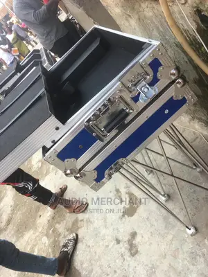 Sx3 Box(Trolley)And Dj Stand