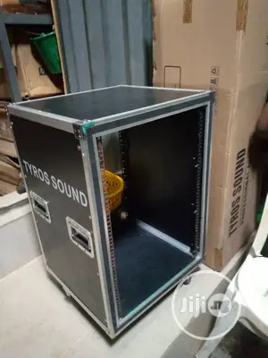 Professional 18 Unit Amp Rack