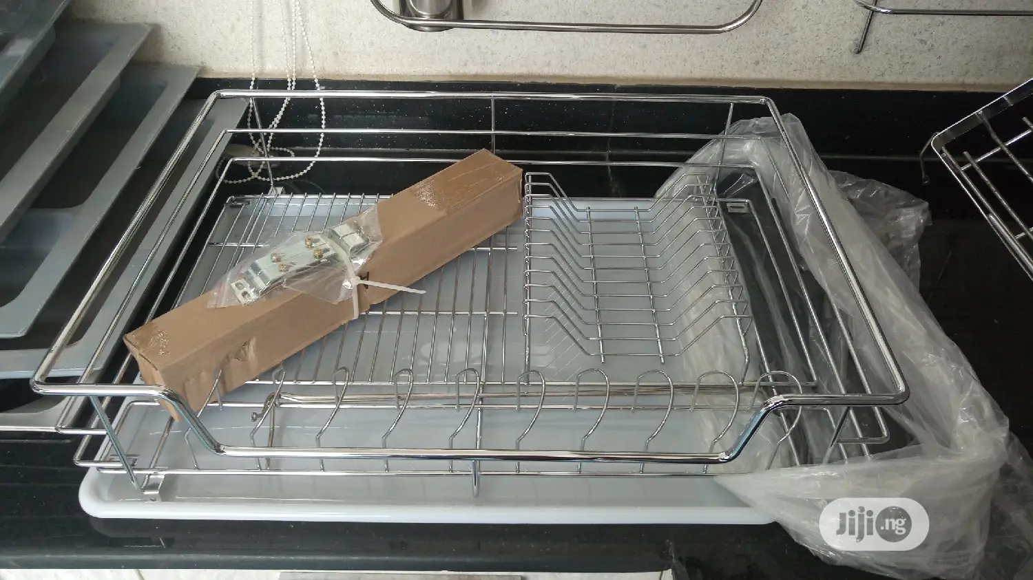 Cabinet Plate Rack Basket (Pullout/Drawer)