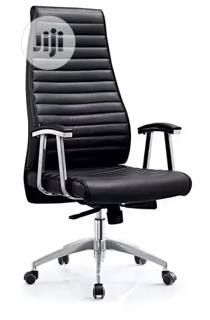 Modern Executive Leather Swivel Ergonomic Office Chair.