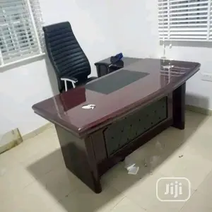 Quality Executive Wooden Office Table With Drawers.