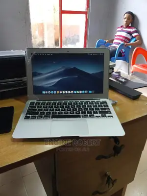 Laptop Apple MacBook Air 4GB Intel Core I5 SSD 128GB