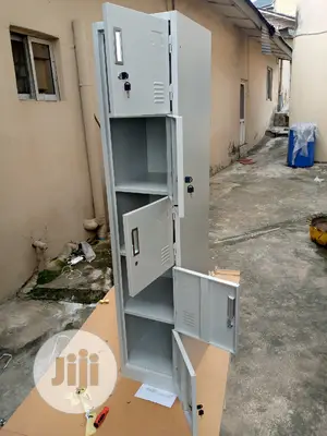 5 Doors Workers Locker