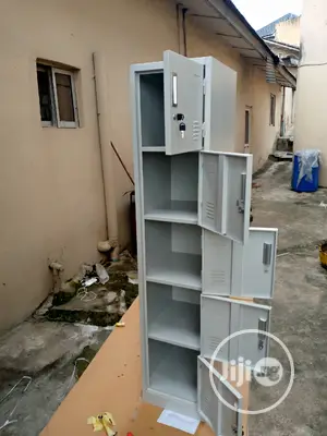 5 Doors Workers Lockers