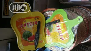 Chopping Board With Knife