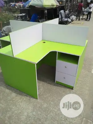 Workstation by Four