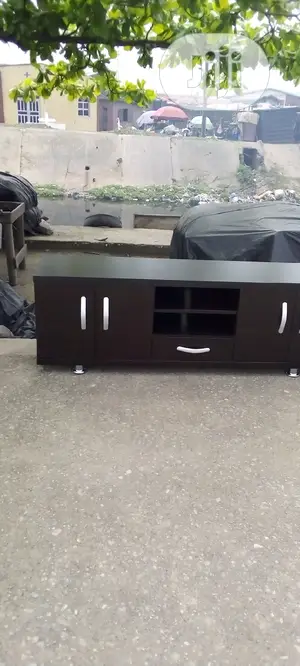 Plastma Shelves Tv Stand