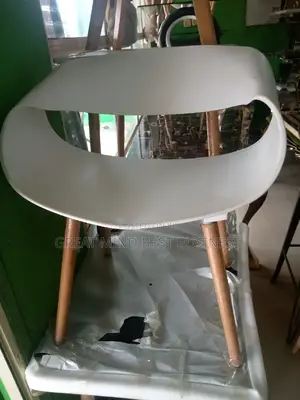 Wooden Leg Plastic Chairs