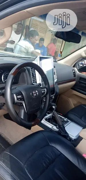 Complete Interior Kit With DVD Player Toyota Land Cruiser