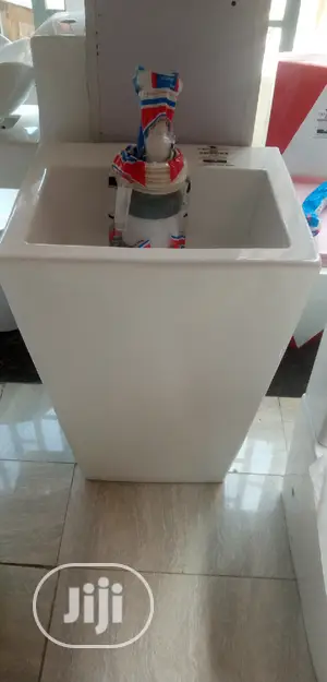 Standing Wash Hand Basin.