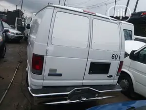 Ford E350 2006