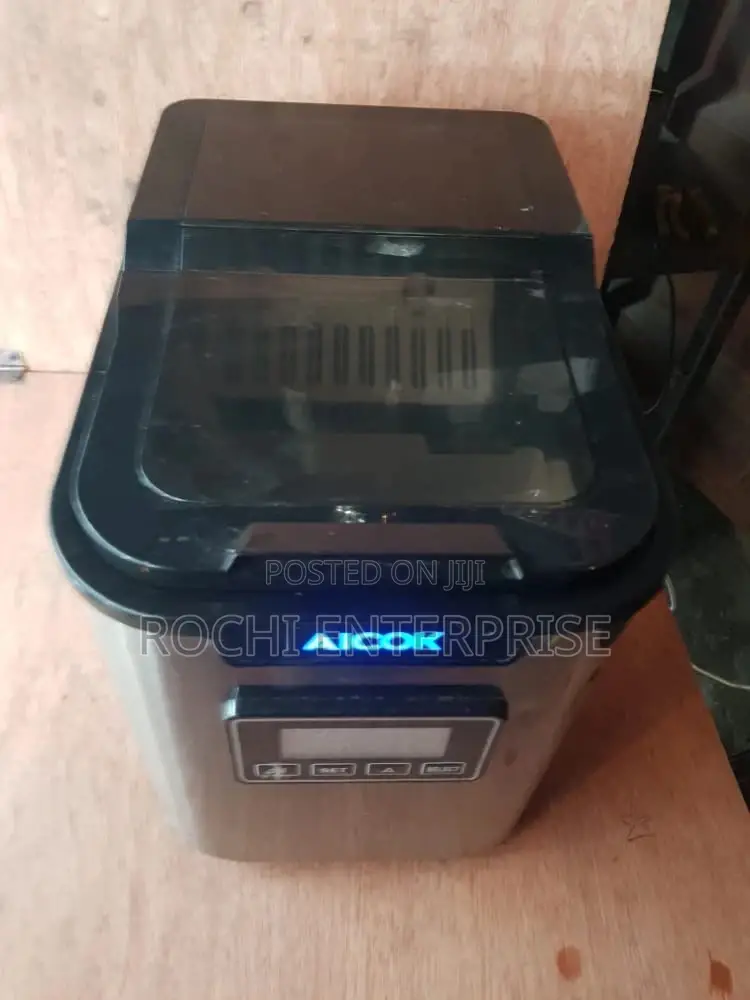 Ice Cubes Maker