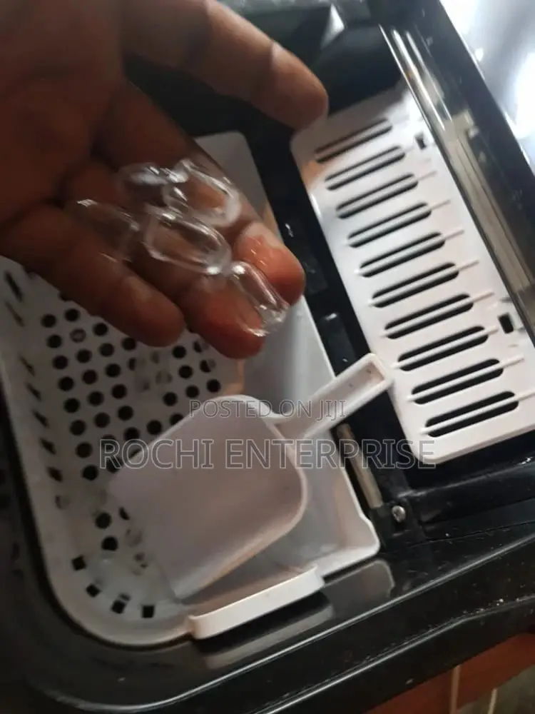 Ice Cubes Maker
