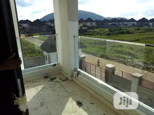 Frameless Glass Staircase And Balcony