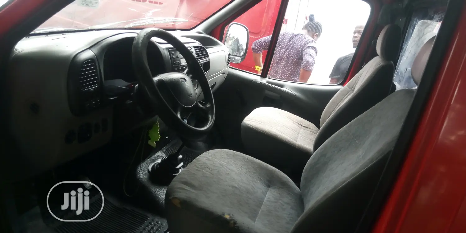 Ford Transit 2000