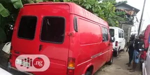 Ford Transit 2000