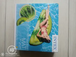 Kiwi Slice Swimming Mat
