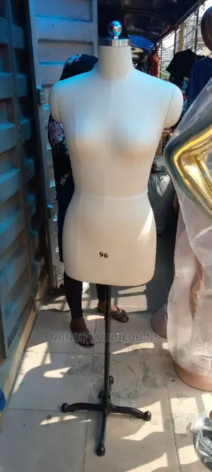 Pinnable Dressform Display