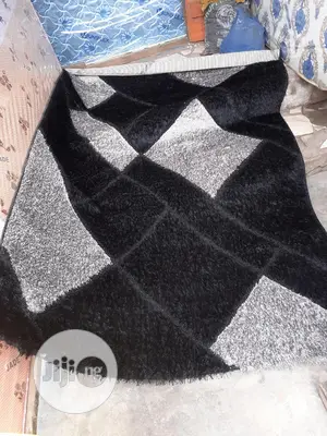 5 By 7 Center Rug
