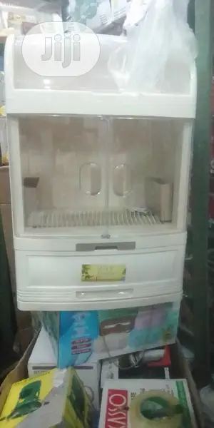Durable Quality Plate Rack
With Cover