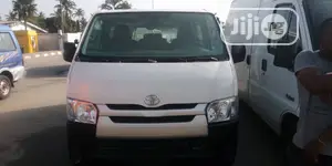 Toyota HiAce 2010 White