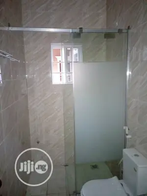 Shower Glass Cubicle Bor.