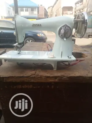 Jones Domestic Straight Sewing