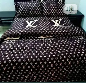 Duvet Bedsheet With 4 Pillow Cases
