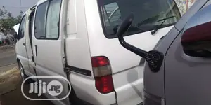 Toyota HiAce 2005