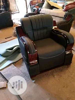 Italian Spray Handle 7 Sitters Sofas