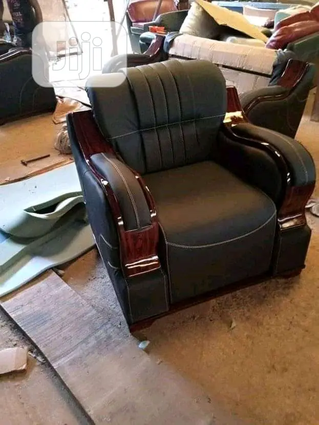 Italian Spray Handle 7 Sitters Sofas