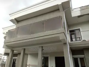 Frameless Rail