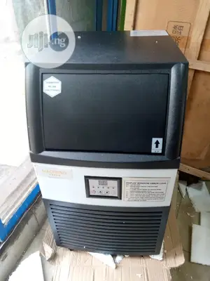 Ice Cube Machine