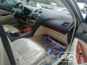 Lexus ES 350 2010 Gold