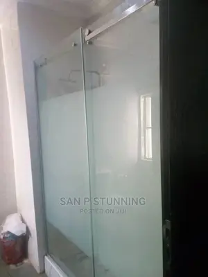 Modern Glass Cubicle