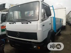 Mercedes Benz Truck 814 White