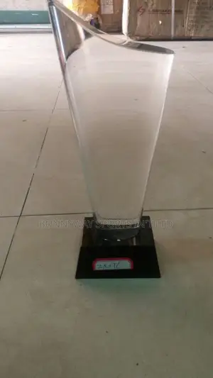 Newly Glass Award Logo