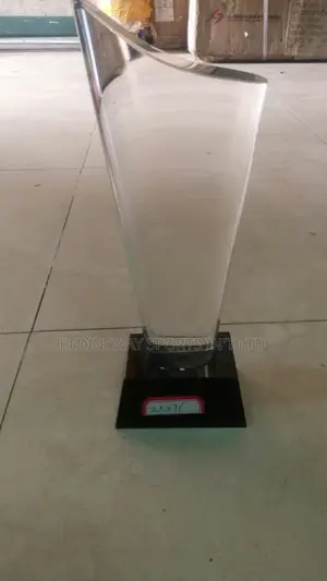 Newly Glass Award Logo