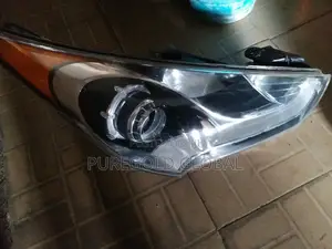 Hyundai Velostar Headlamp