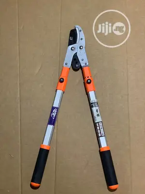Extended Pole Flower Cutter