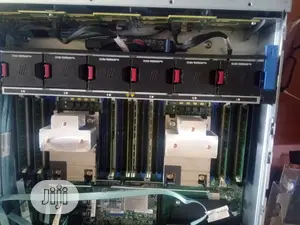 Server HP ProLiant DL 32GB Intel Xeon HDD 2T