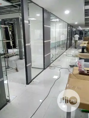 Office Glass Partition Walkway