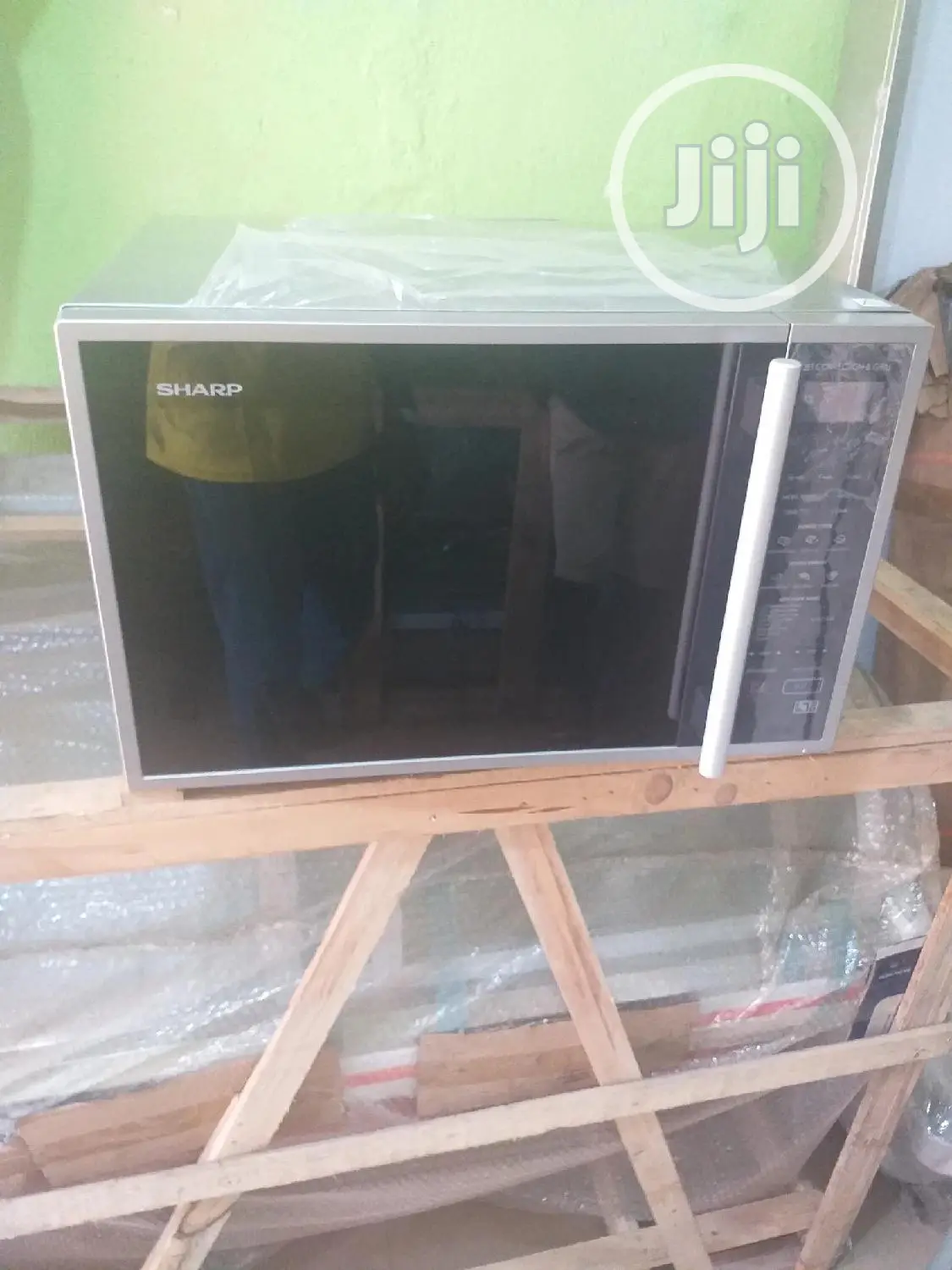 Sharp Digital Microwave Conventional Oven.